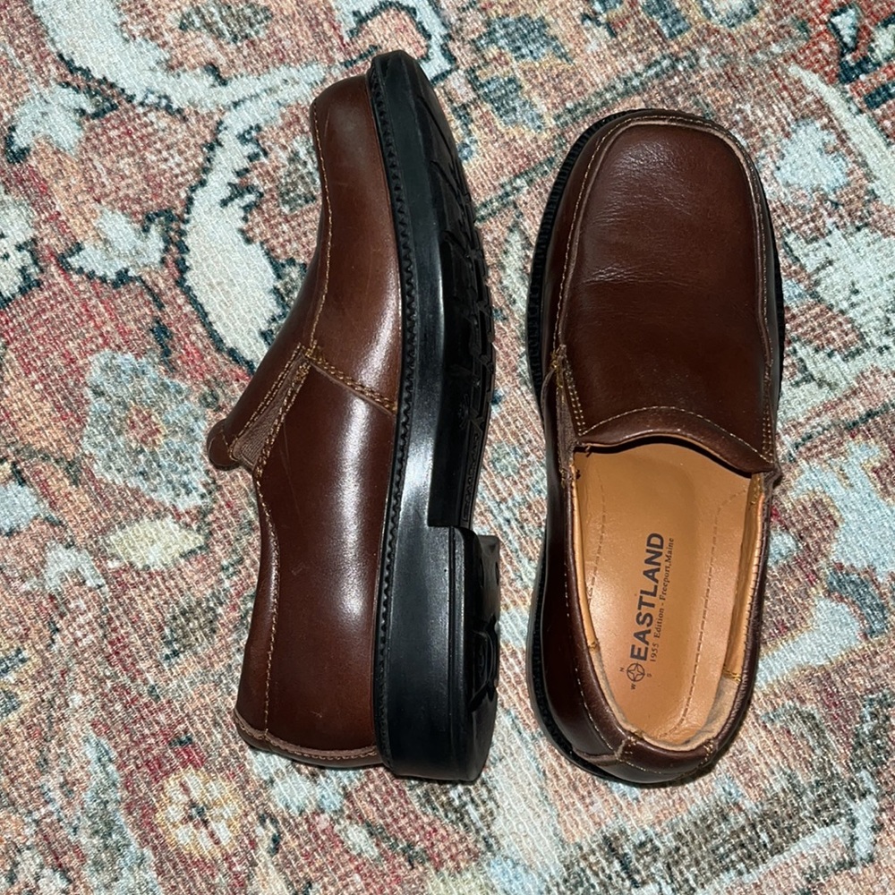 Like-new Eastland shoes size 32 (13.5 kids size)